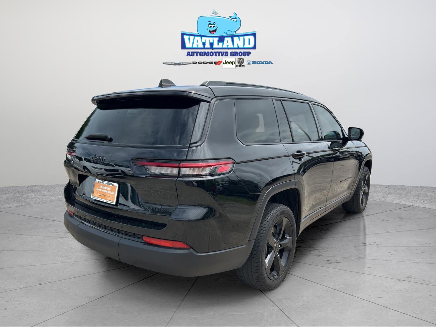 Certified 2024 Jeep Grand Cherokee L Limited w/ Black Appearance Package image 5