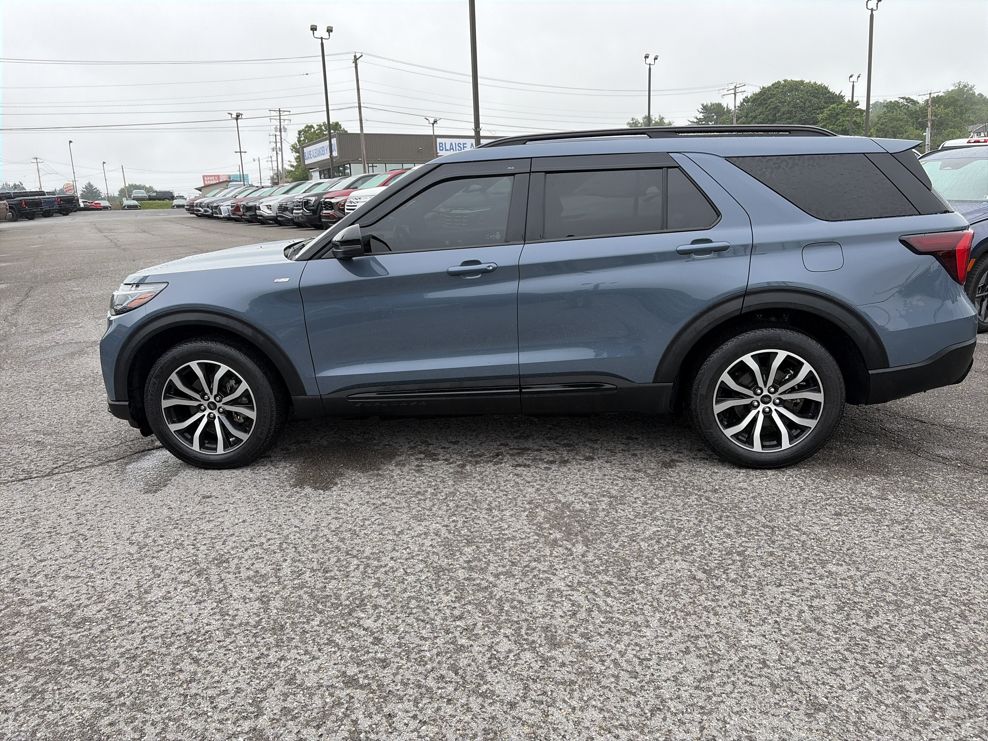 Used 2025 Ford Explorer ST-Line AWD/4WD image 6