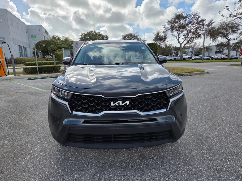 Used 2022 Kia Sorento LX image 9
