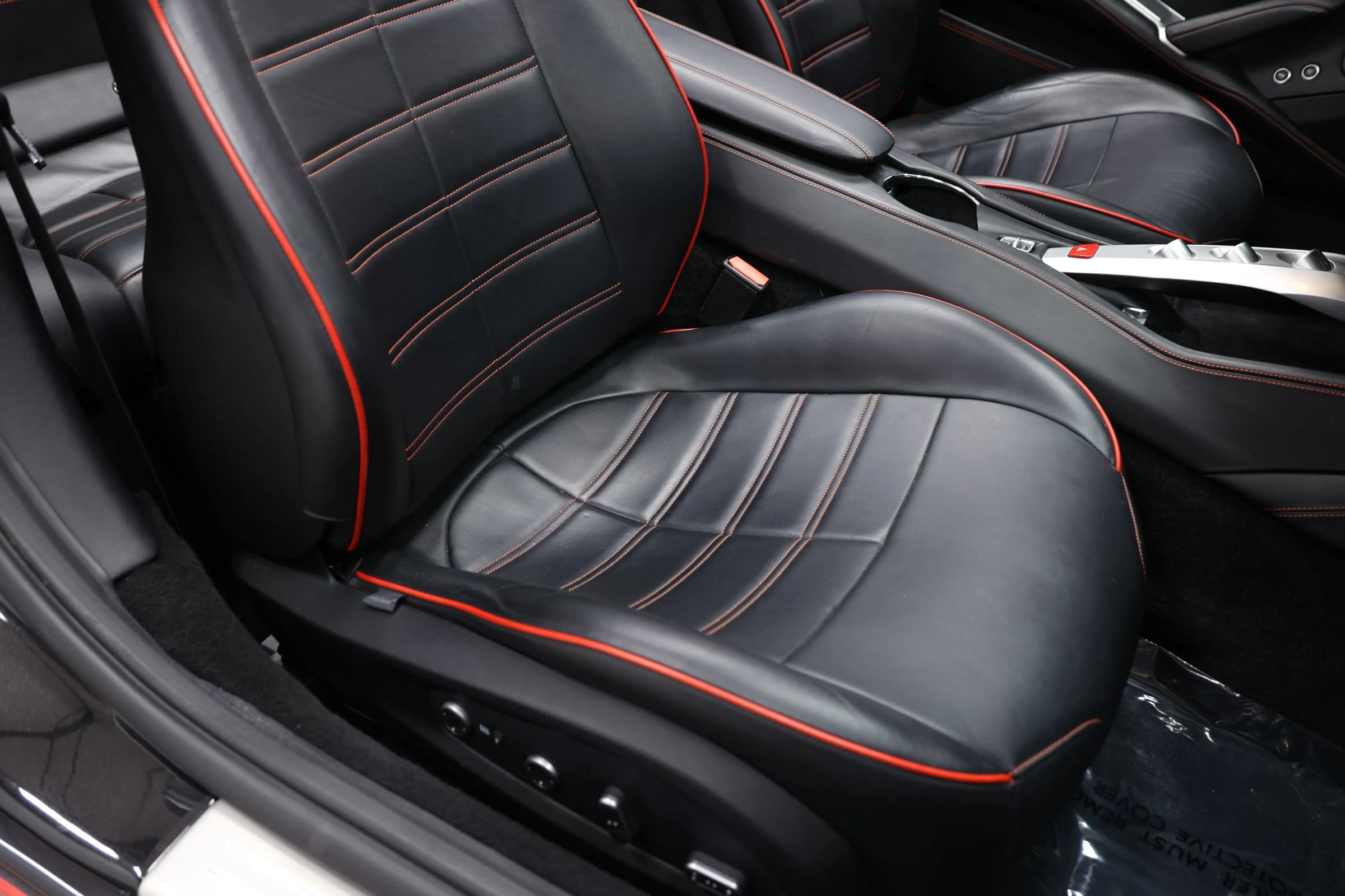 Used 2017 Ferrari California T RWD image 77