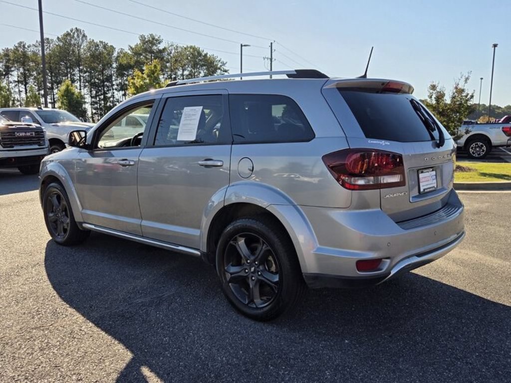 Used 2020 Dodge Journey Crossroad w/ Popular Equipment Group FWD image 9