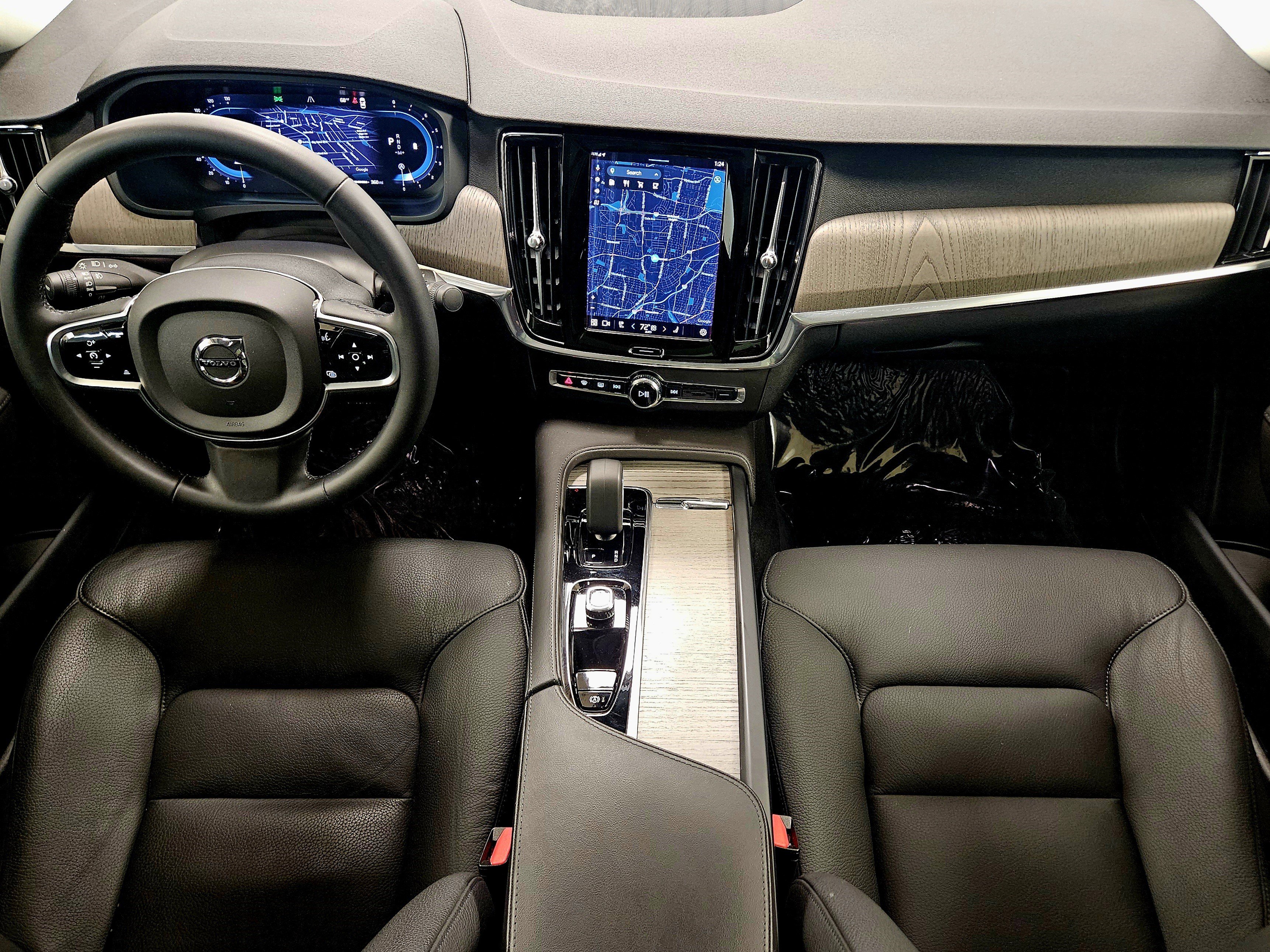 Used 2024 Volvo S90 B6 Plus image 13