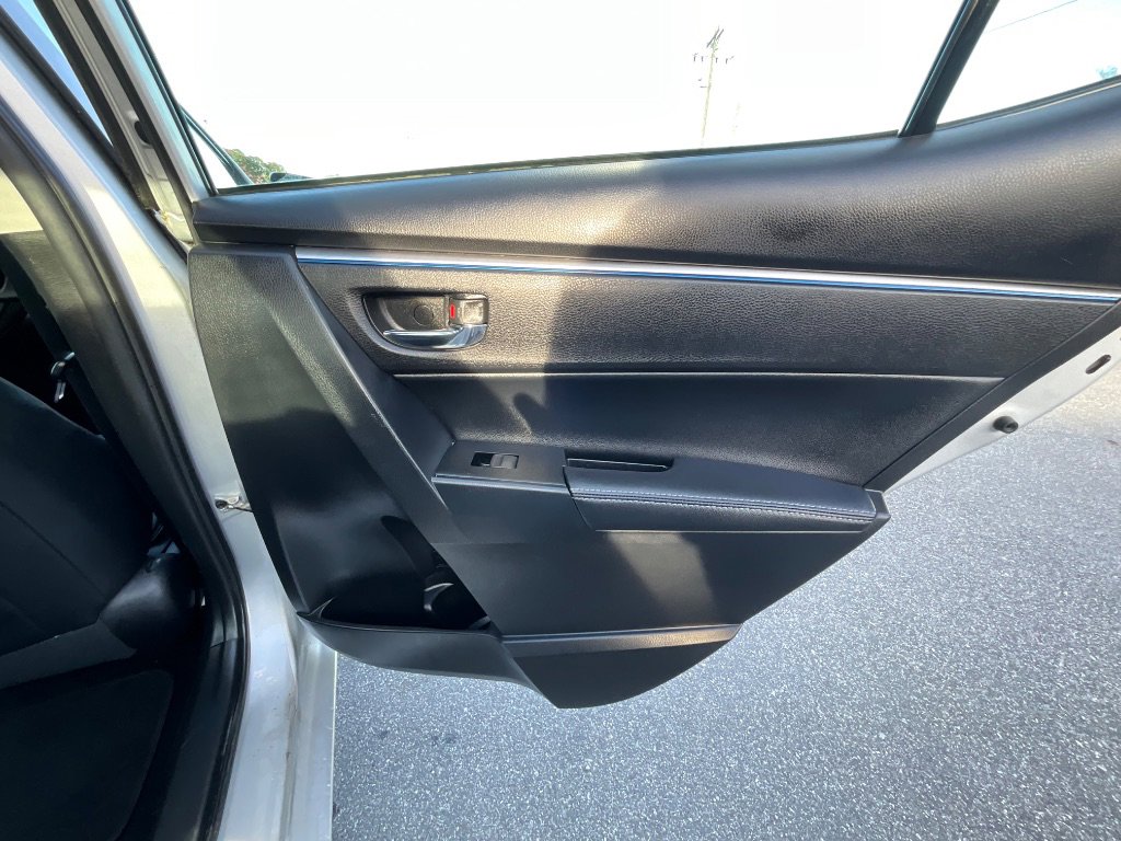 Used 2015 Toyota Corolla S FWD image 22