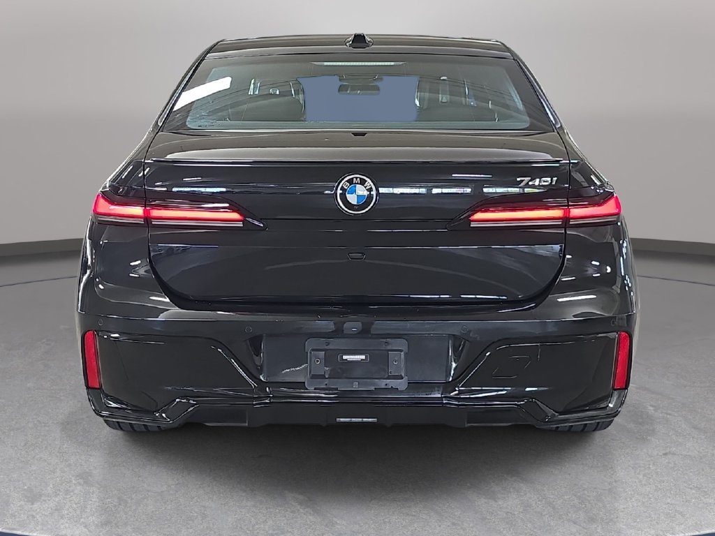 Certified 2023 BMW 740i RWD image 8