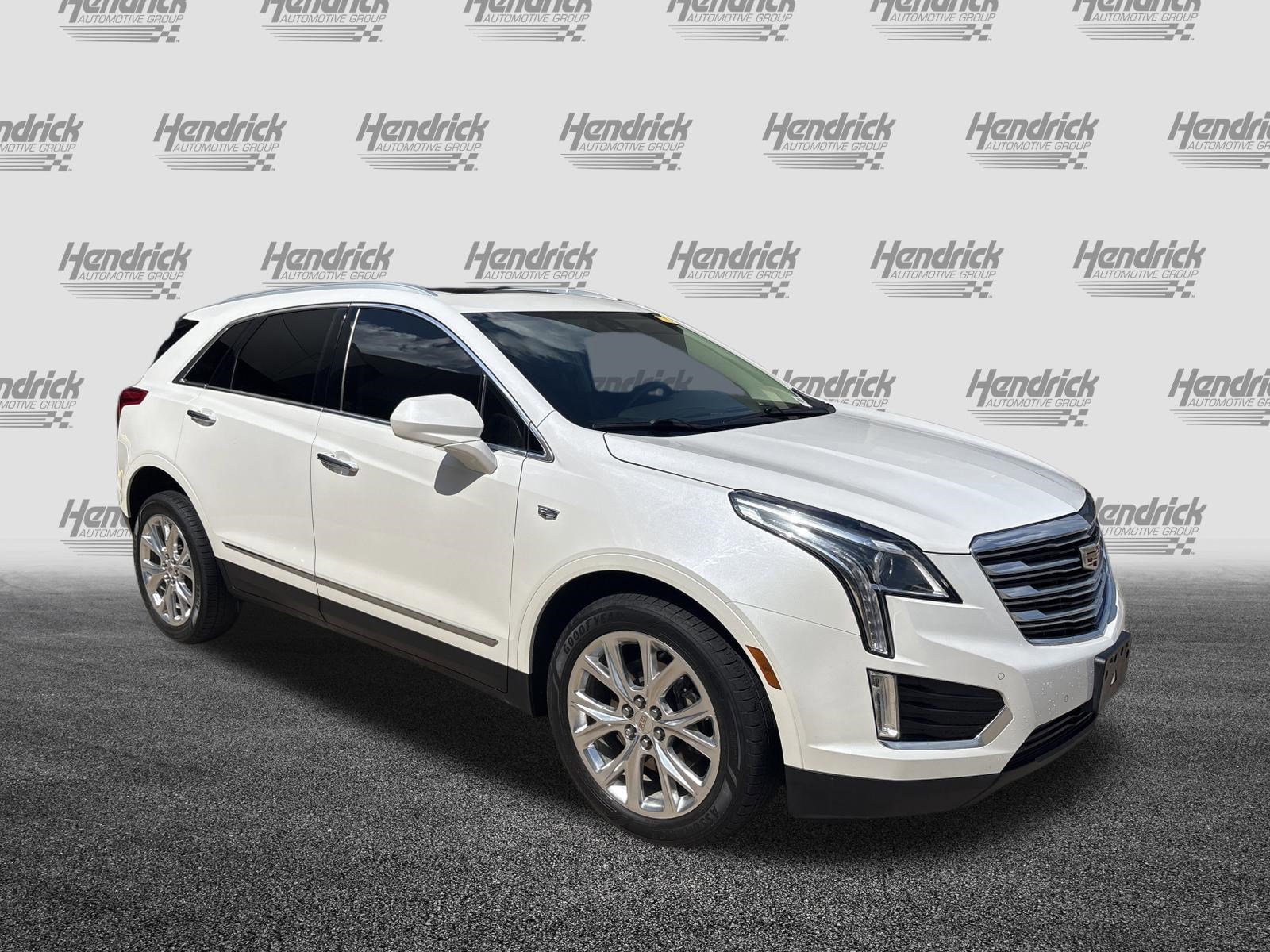 Used 2018 Cadillac XT5 Luxury w/ Driver Awareness Package AWD/4WD image 2