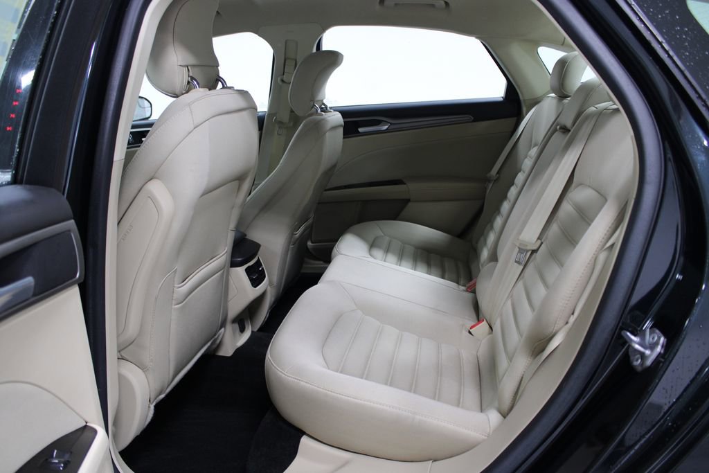 Used 2014 Ford Fusion SE FWD image 23