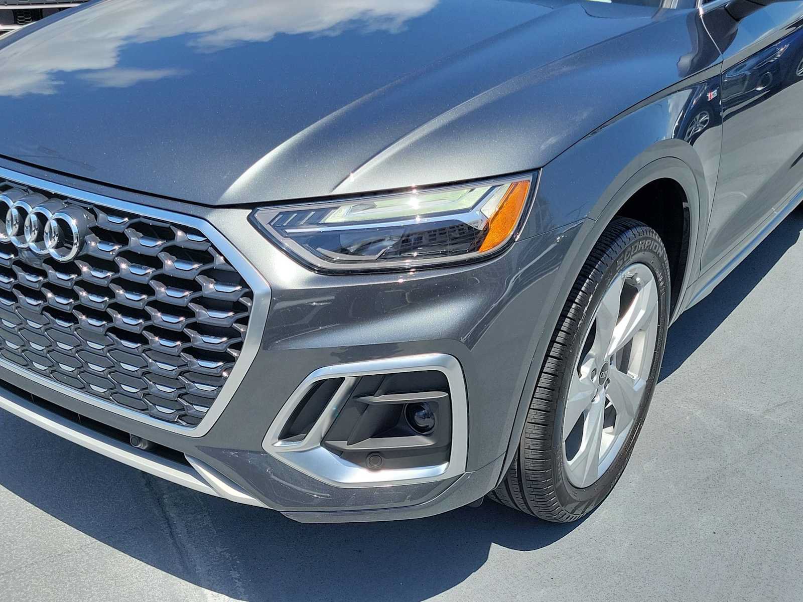 Certified 2025 Audi Q5 2.0T Premium AWD/4WD image 10