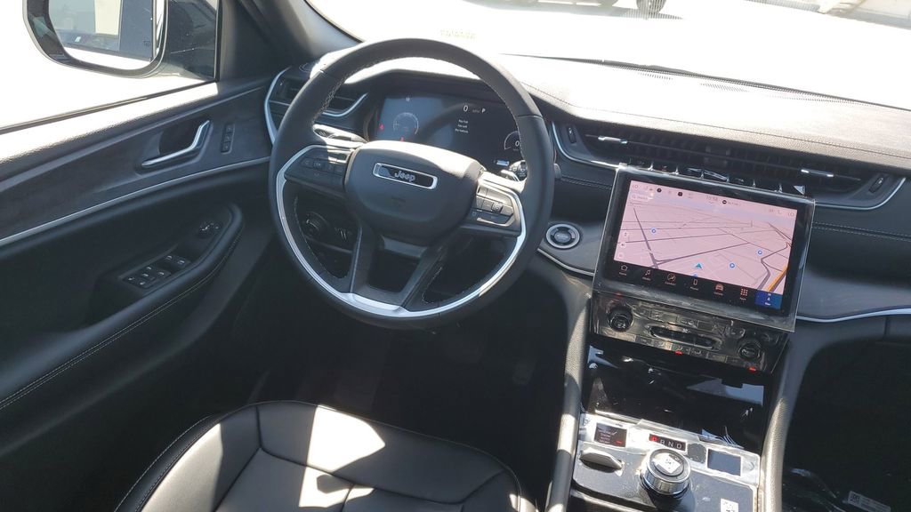 New 2025 Jeep Grand Cherokee L Limited w/ Black Appearance Package image 13