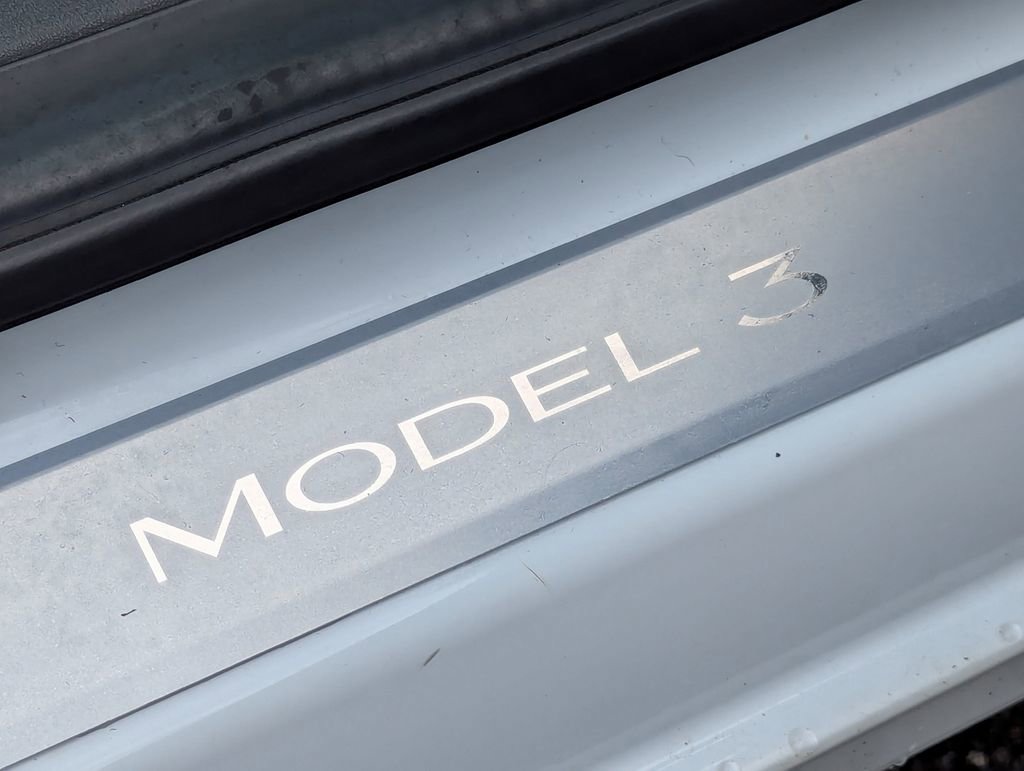 Used 2019 Tesla Model 3 Long Range image 30