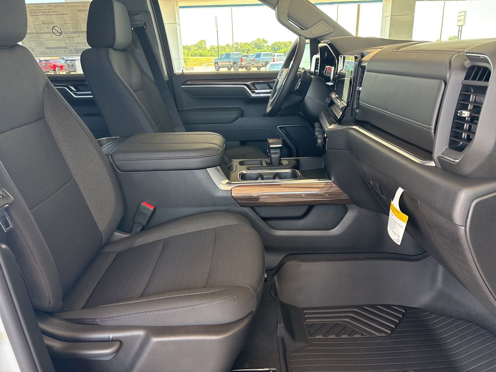 New 2026 Chevrolet Silverado 1500 LT w/ Z71 Off-Road Package image 9