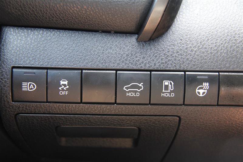 Used 2022 Toyota Camry SE w/ Cold Weather Package FWD image 36