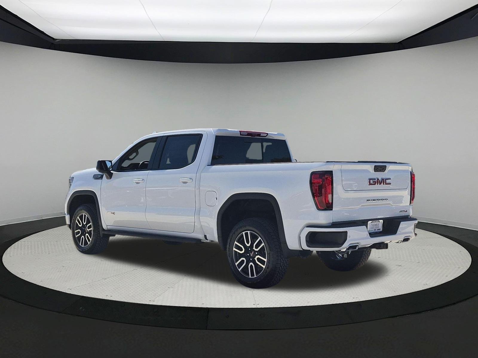 New 2026 GMC Sierra 1500 AT4 w/ Technology Package AWD/4WD image 3