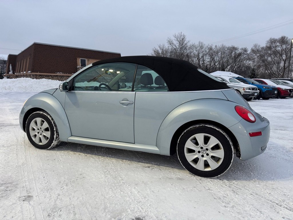 Used 2009 Volkswagen Beetle S image 8