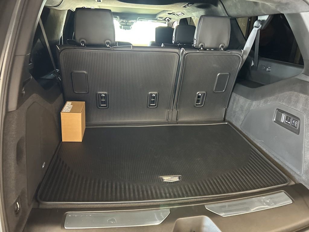 Used 2023 Cadillac Escalade ESV V AWD/4WD image 36