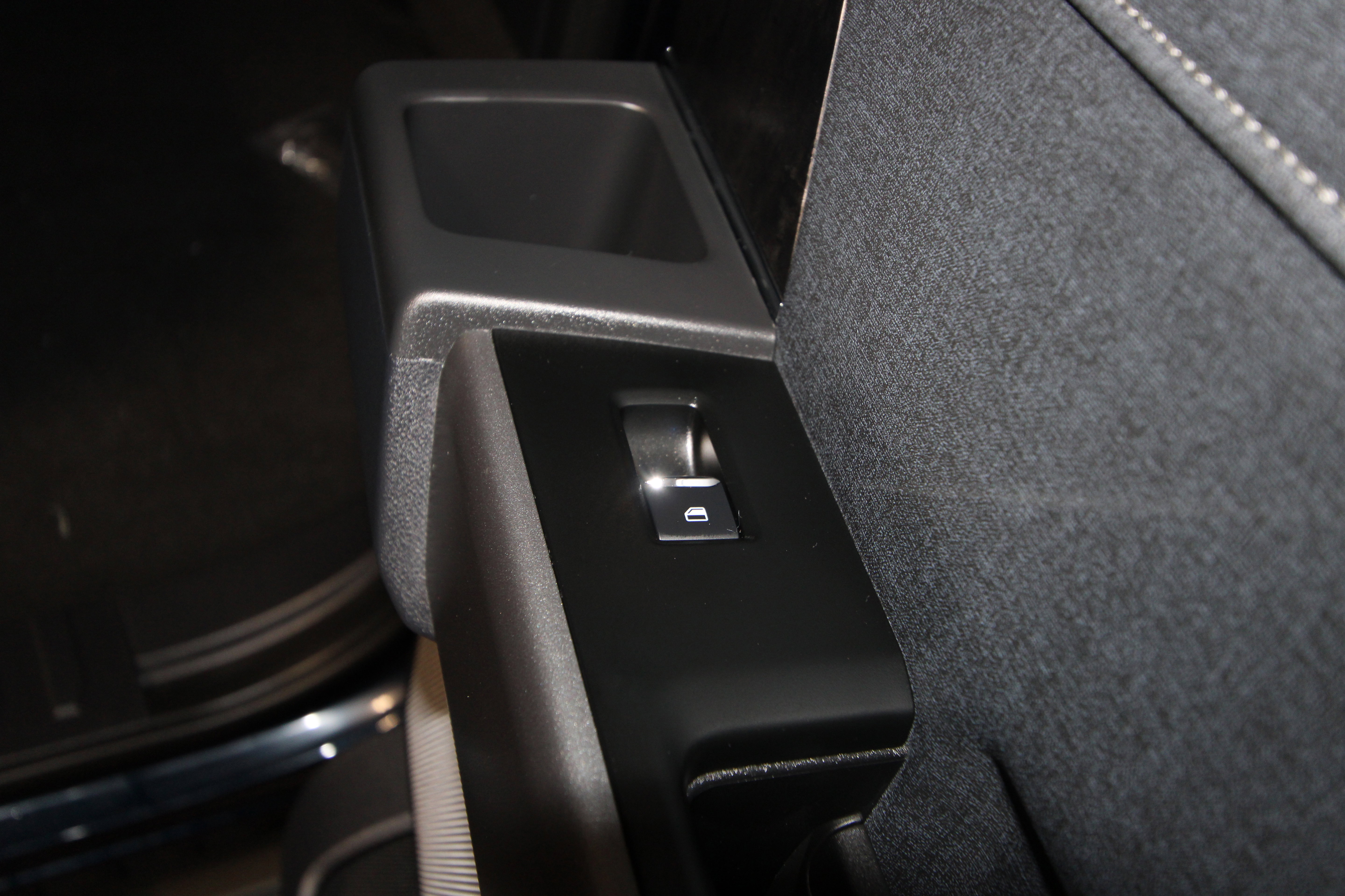 New 2025 Ford F350 Lariat w/ Lariat Ultimate Package image 28