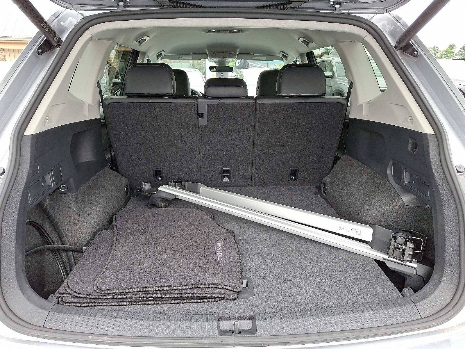 Certified 2024 Volkswagen Tiguan SE image 26