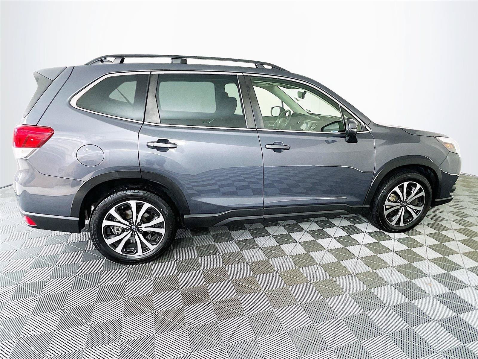 Used 2023 Subaru Forester Limited AWD/4WD image 11