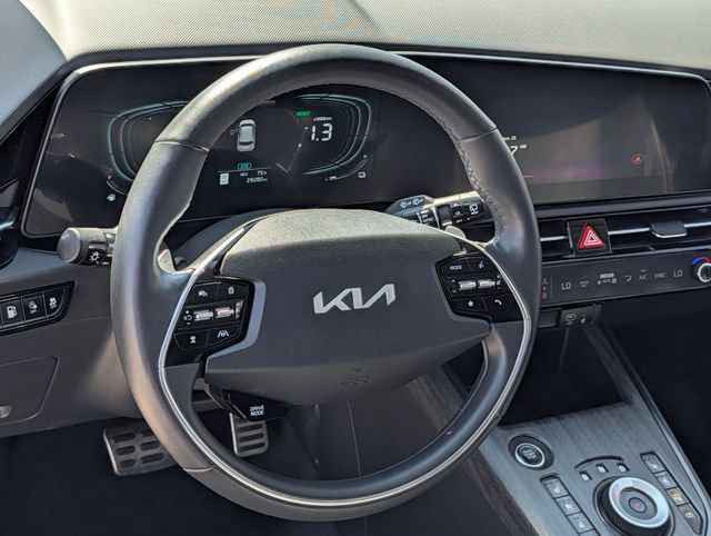 Used 2023 Kia Niro SX Touring FWD image 18