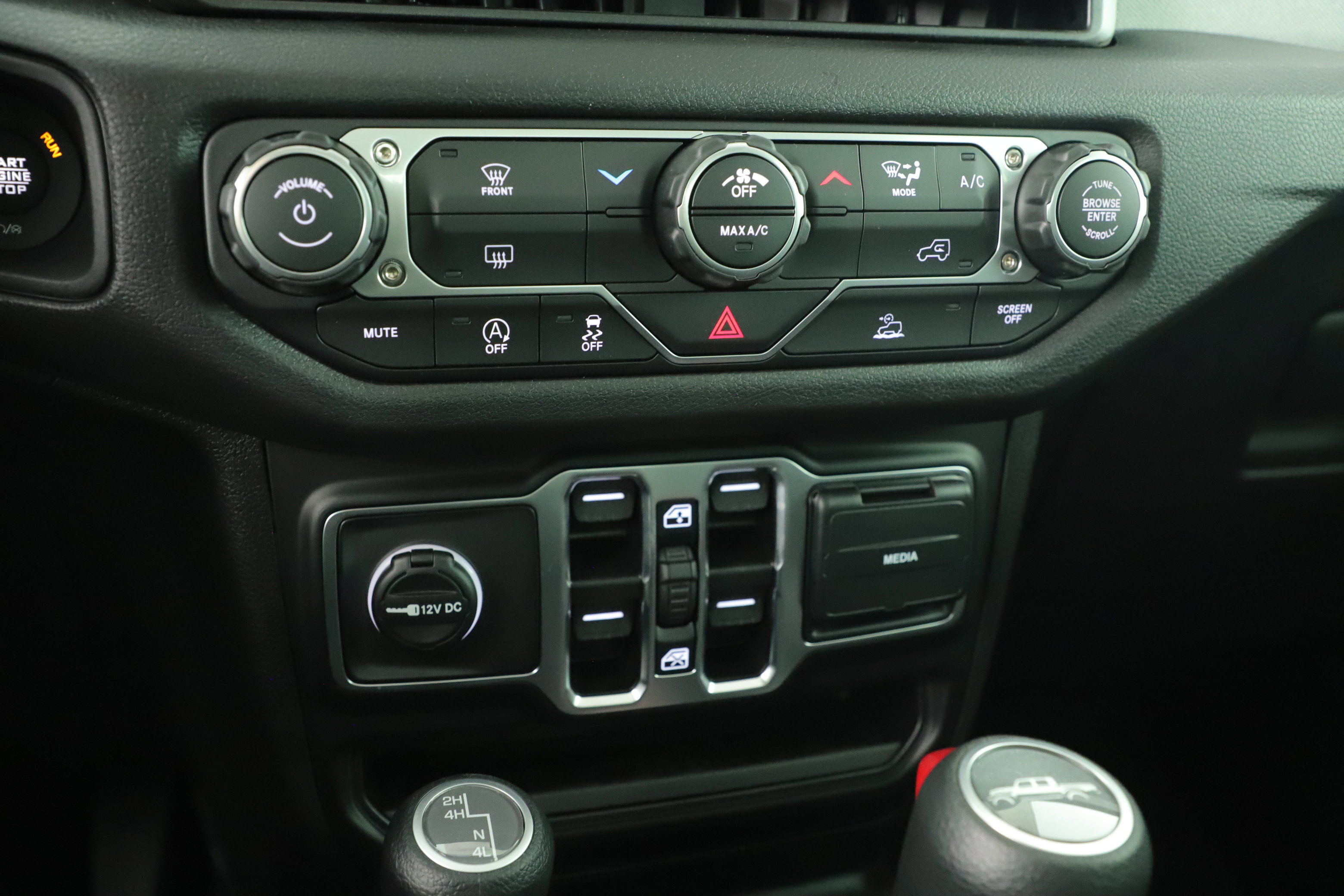 New 2025 Jeep Gladiator Sport image 18