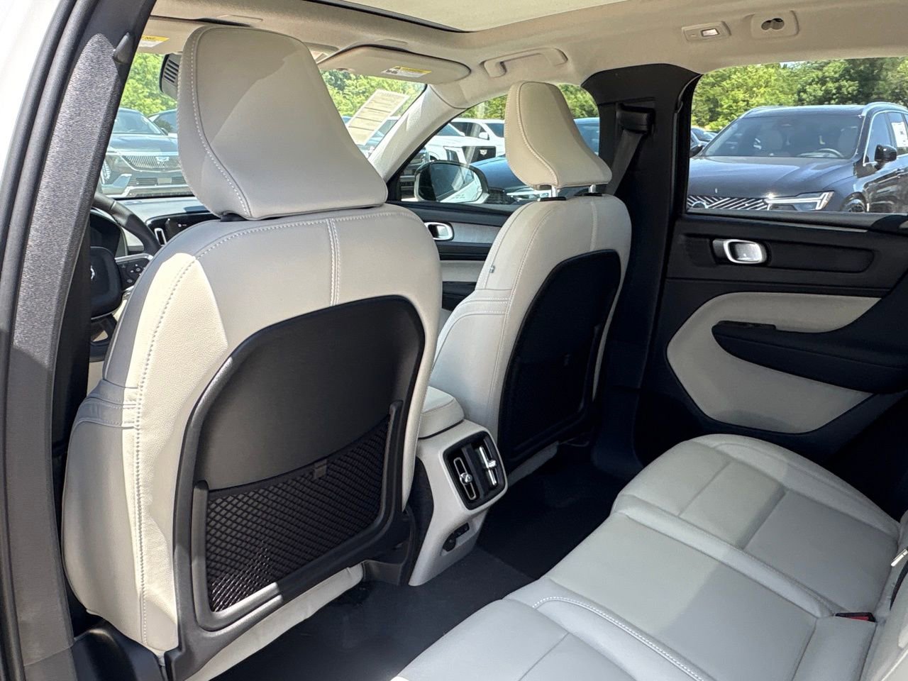 New 2026 Volvo XC40 B4 Plus w/ Protection Package Premier image 21