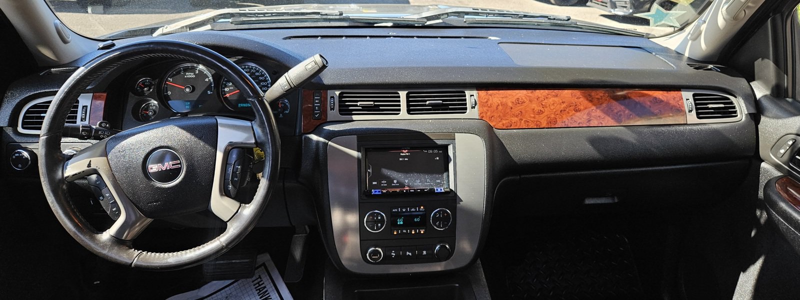 Used 2009 GMC Sierra 2500 SLT w/ SLT Convenience Package AWD/4WD image 7