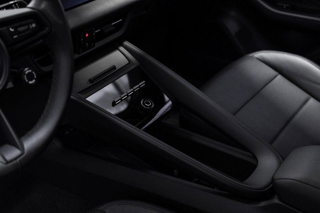 Used 2024 Porsche Macan 4 Electric image 30