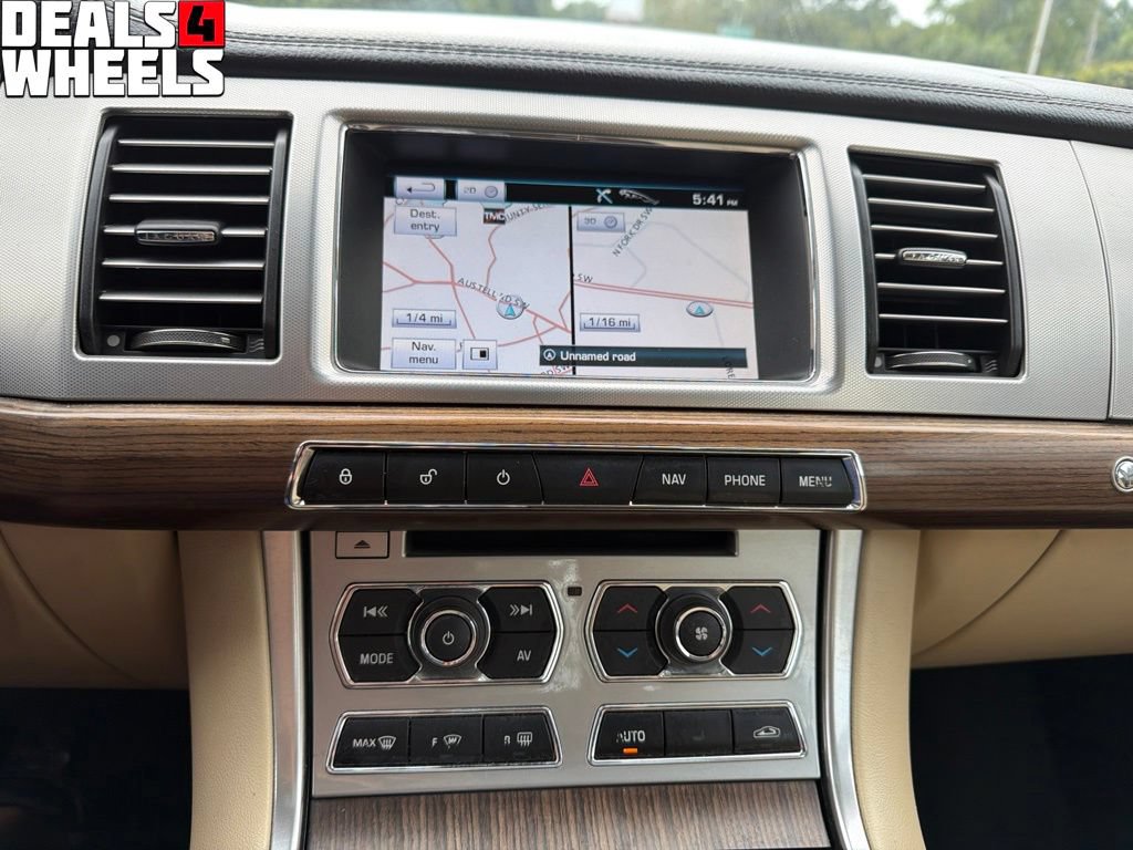 Used 2012 Jaguar XF RWD image 27