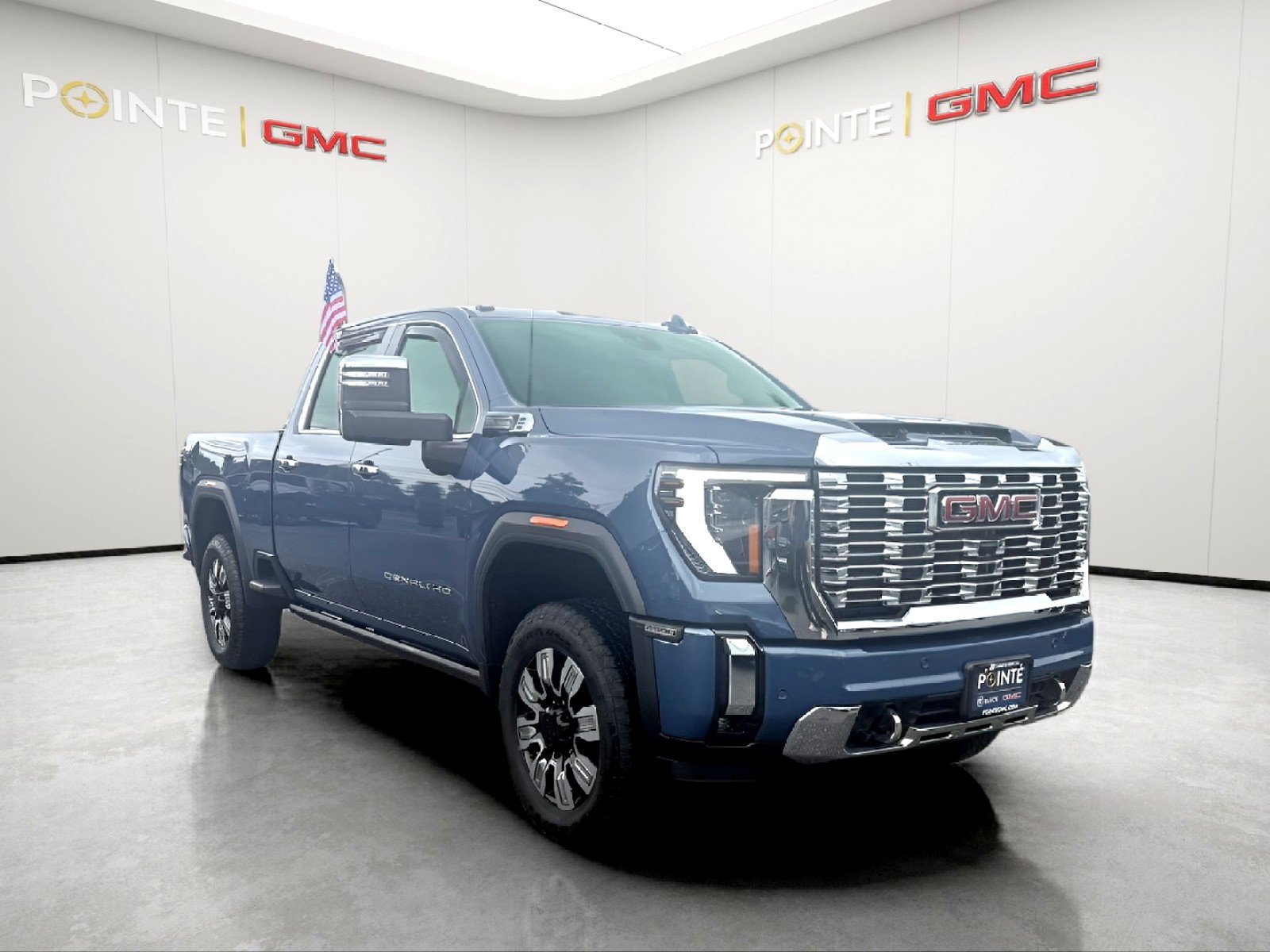 Used 2024 GMC Sierra 2500 Denali w/ Denali Reserve Package AWD/4WD image 1