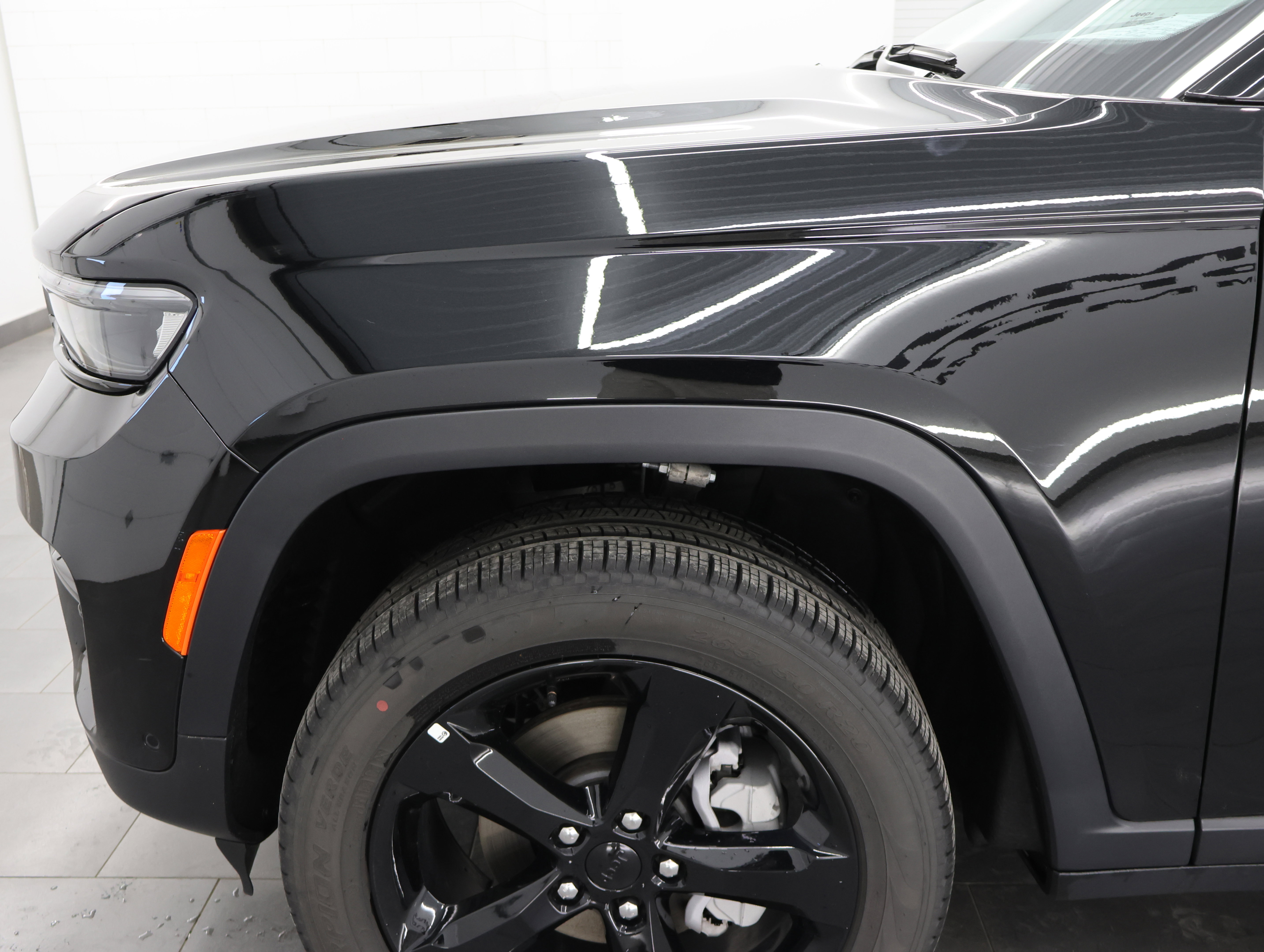 Used 2025 Jeep Grand Cherokee Limited w/ Luxury Tech Group II image 39