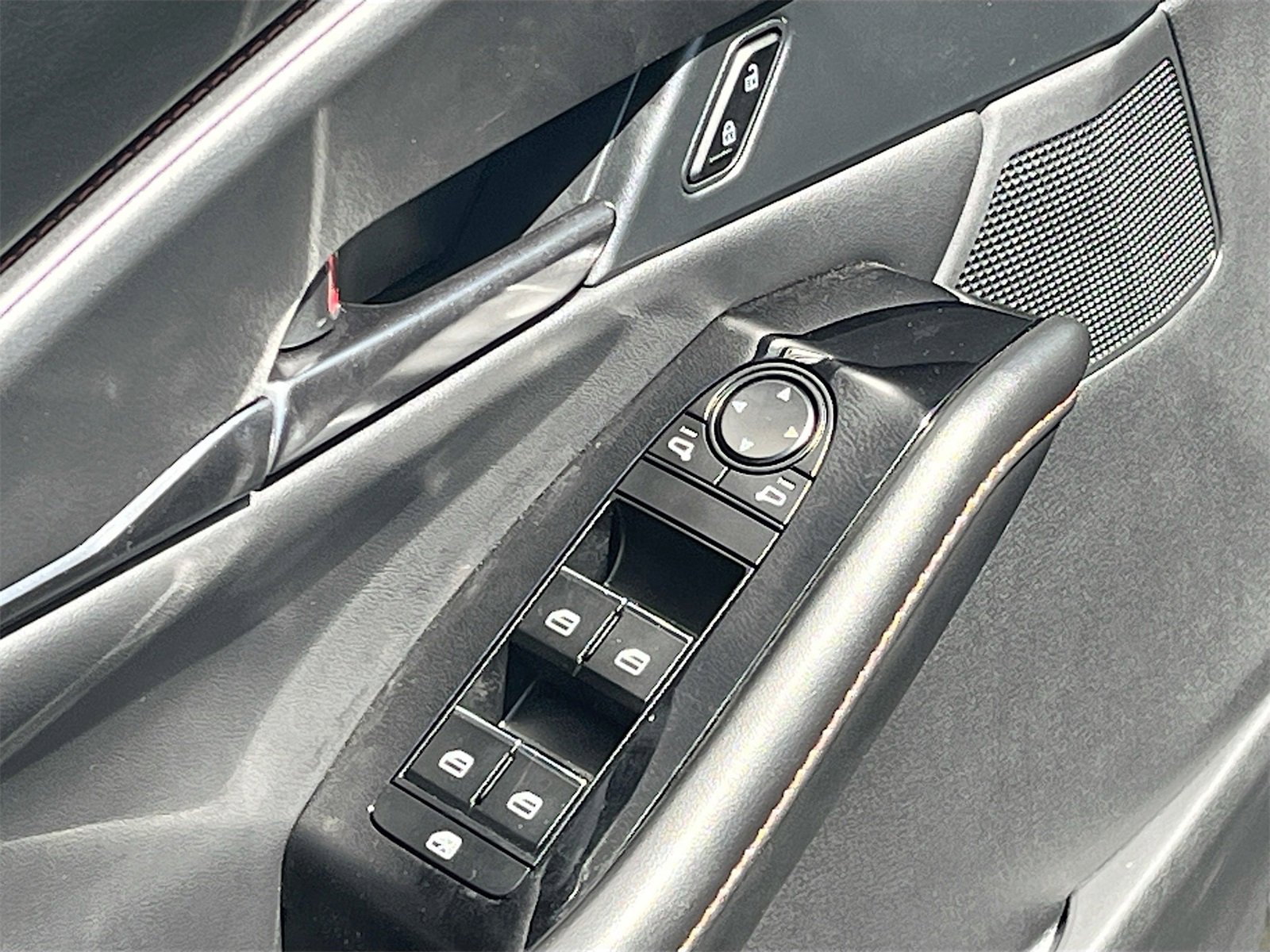 Used 2024 MAZDA CX-30 Carbon image 18