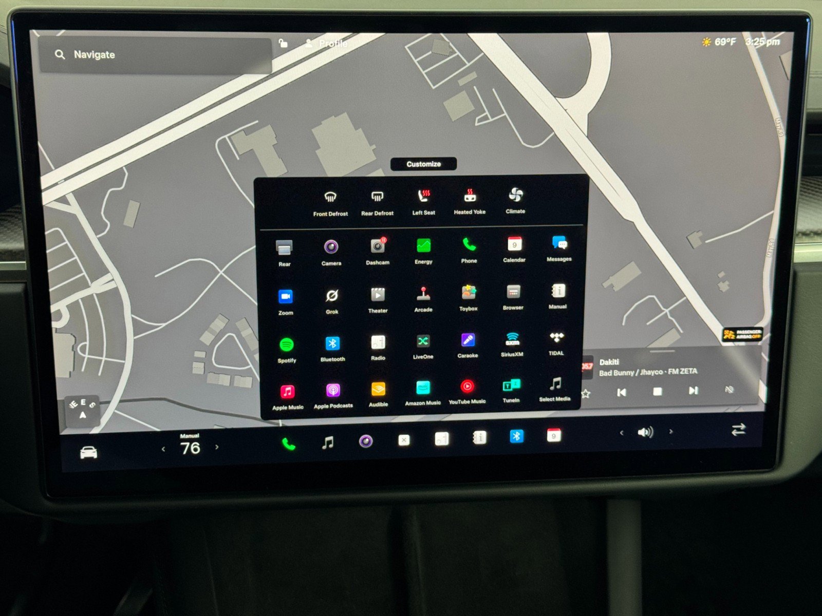 Used 2022 Tesla Model X Plaid image 23