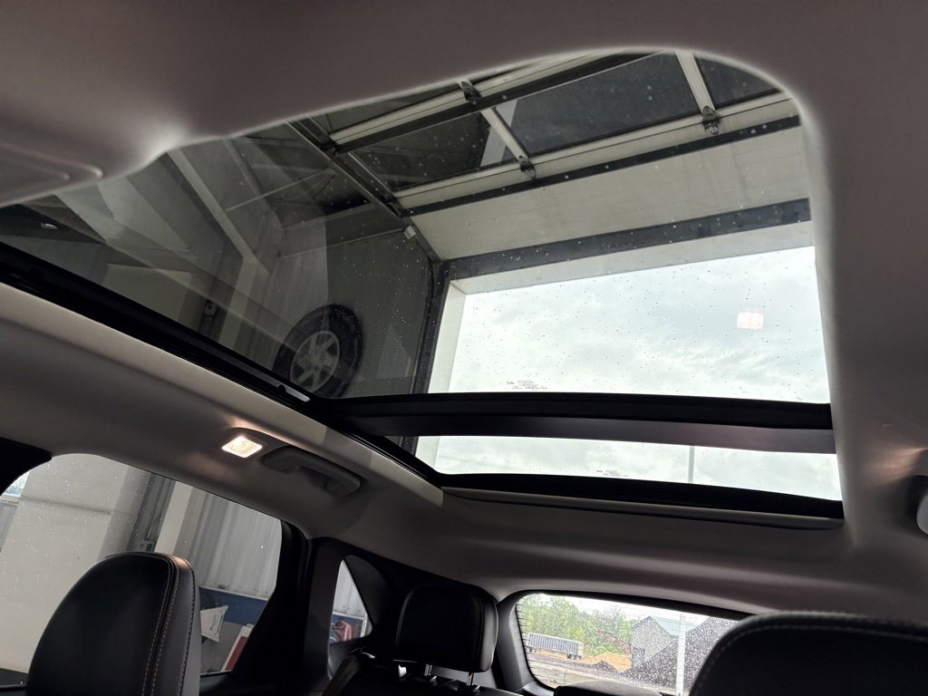 Used 2024 Ford Escape Base w/ PHEV Premium Package image 21