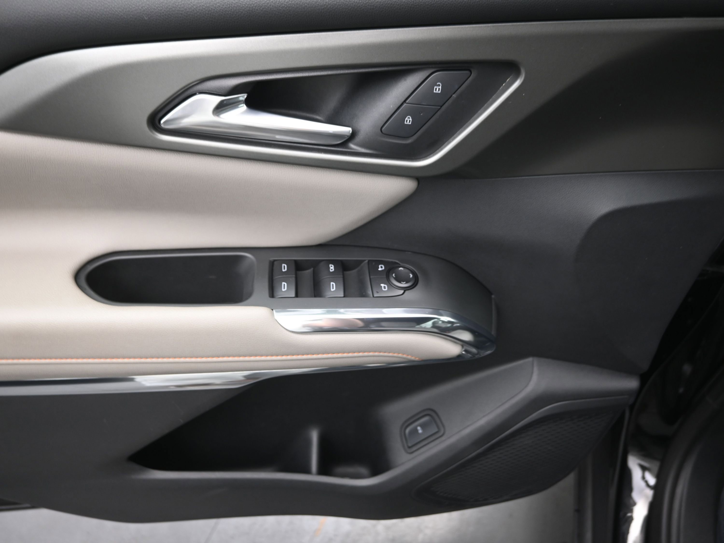 Certified 2025 Chevrolet Traverse LT image 13