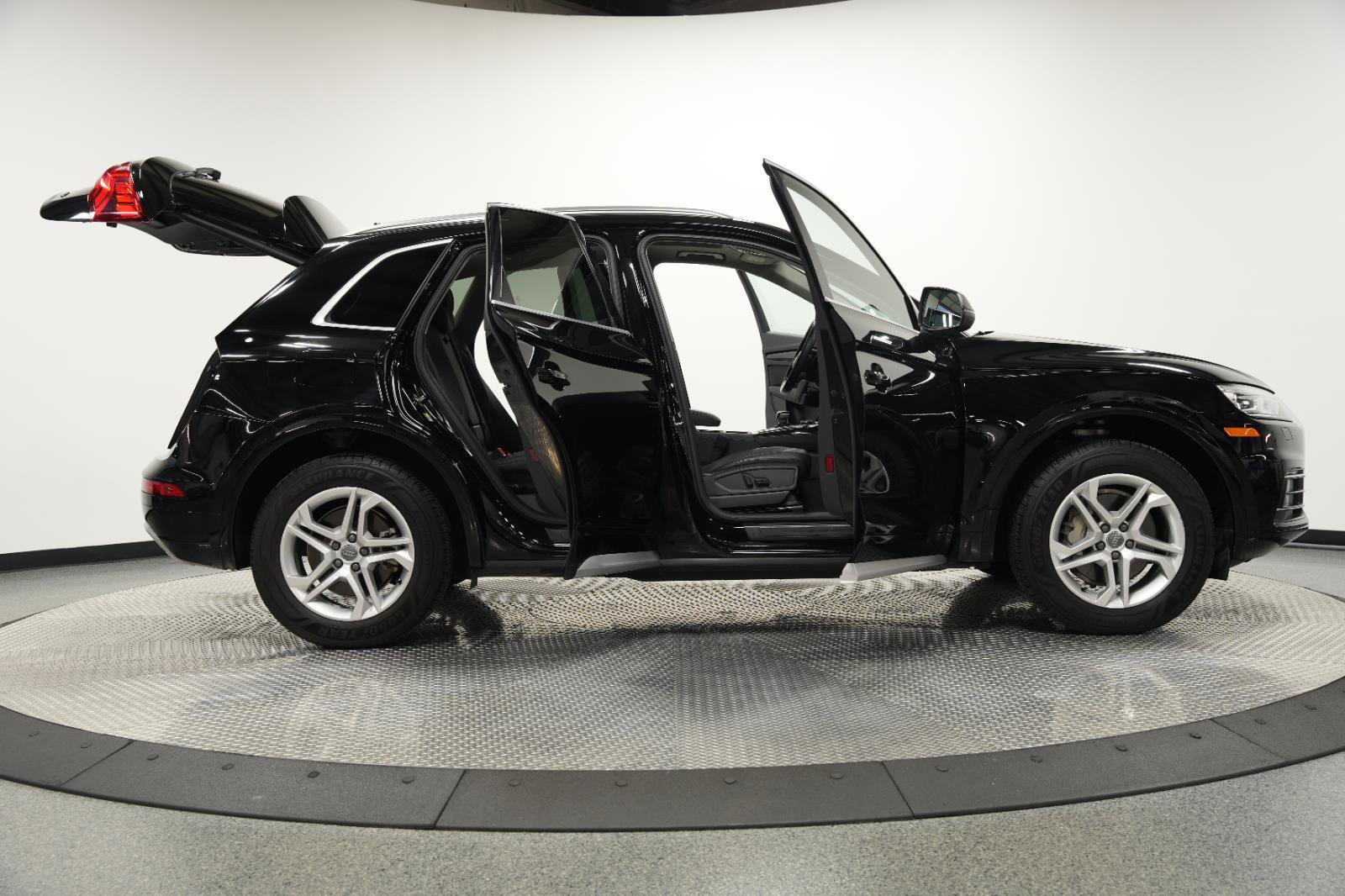 Used 2019 Audi Q5 2.0T Premium w/ Convenience Package image 11