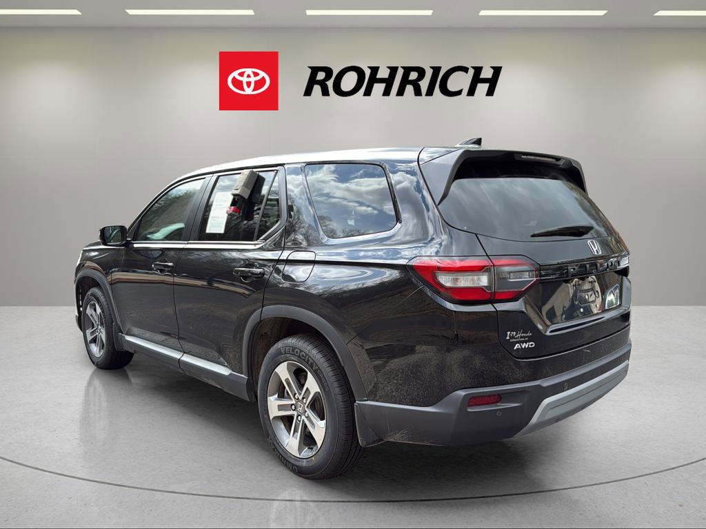 Used 2025 Honda Pilot EX-L image 8