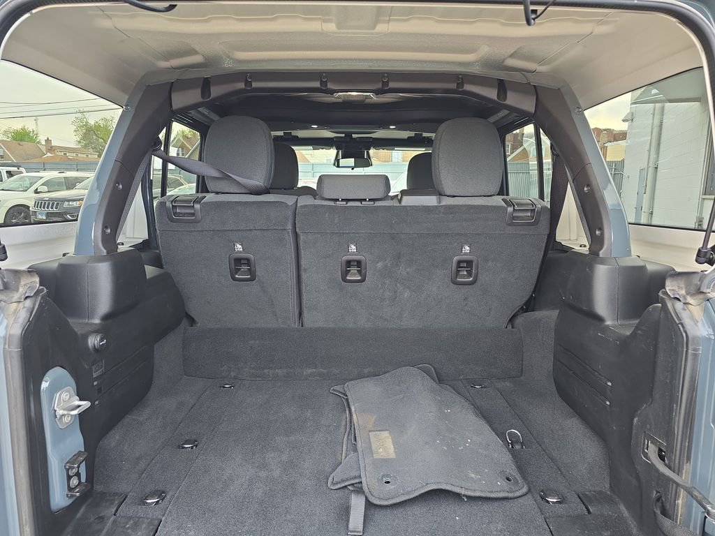 Used 2025 Jeep Wrangler Unlimited Sahara AWD/4WD image 8