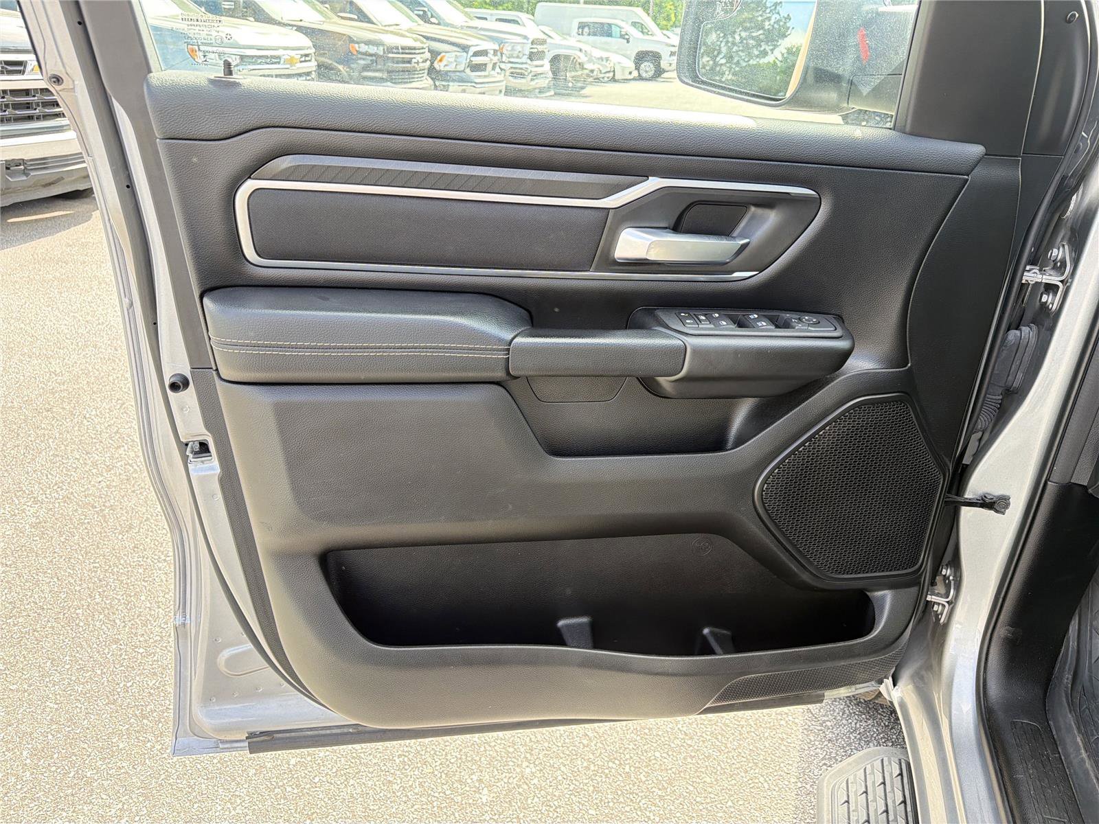 Used 2025 RAM 1500 Big Horn AWD/4WD image 9