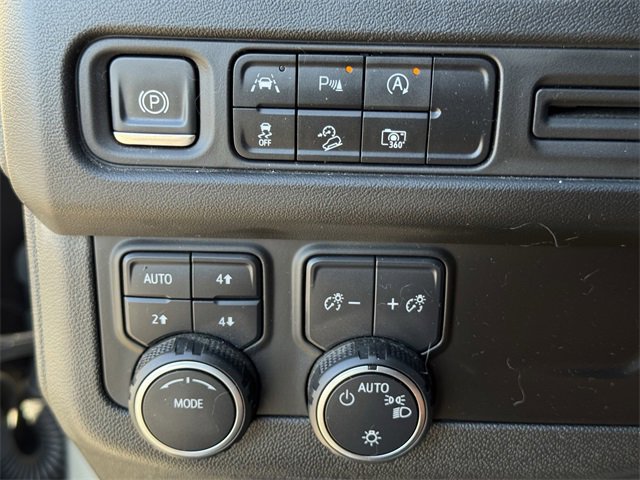 Used 2023 Chevrolet Tahoe Z71 w/ Luxury Package image 22