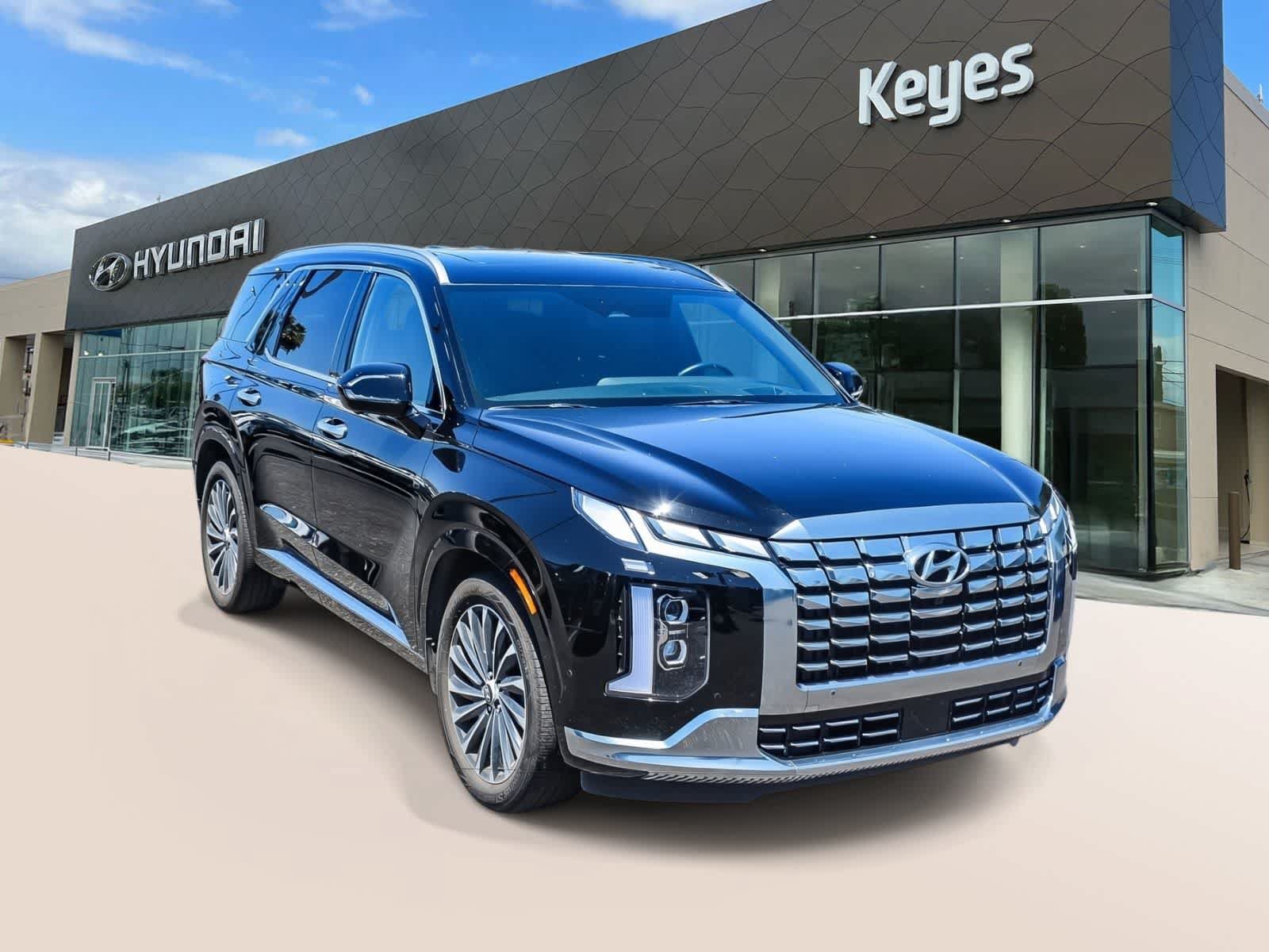 Used 2023 Hyundai Palisade Calligraphy w/ Cargo Package FWD image 3