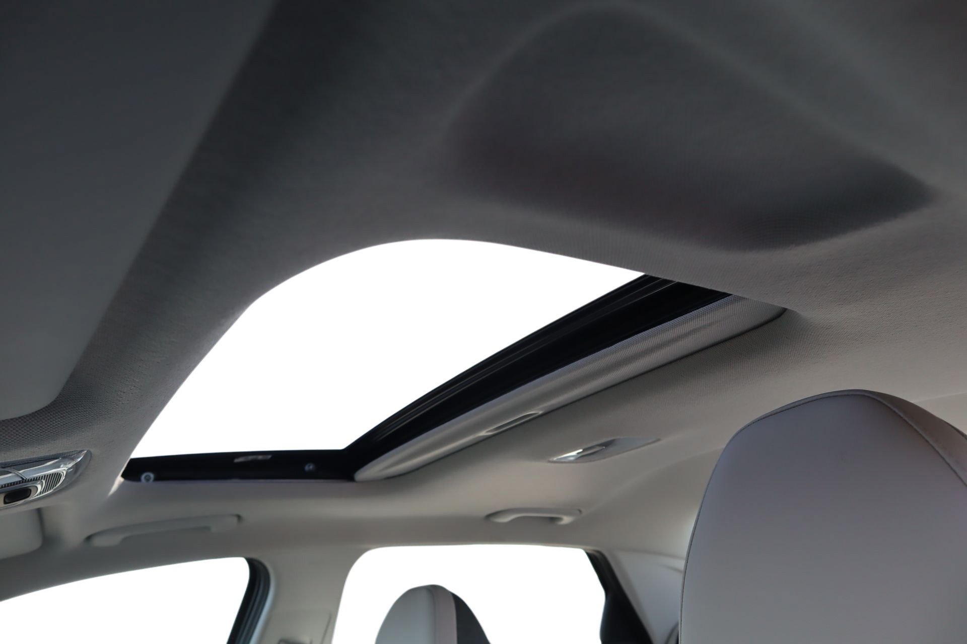 New 2026 Hyundai Elantra Limited FWD image 22