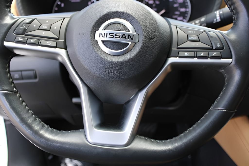 Used 2022 Nissan Sentra SV w/ SV Premium Package image 13