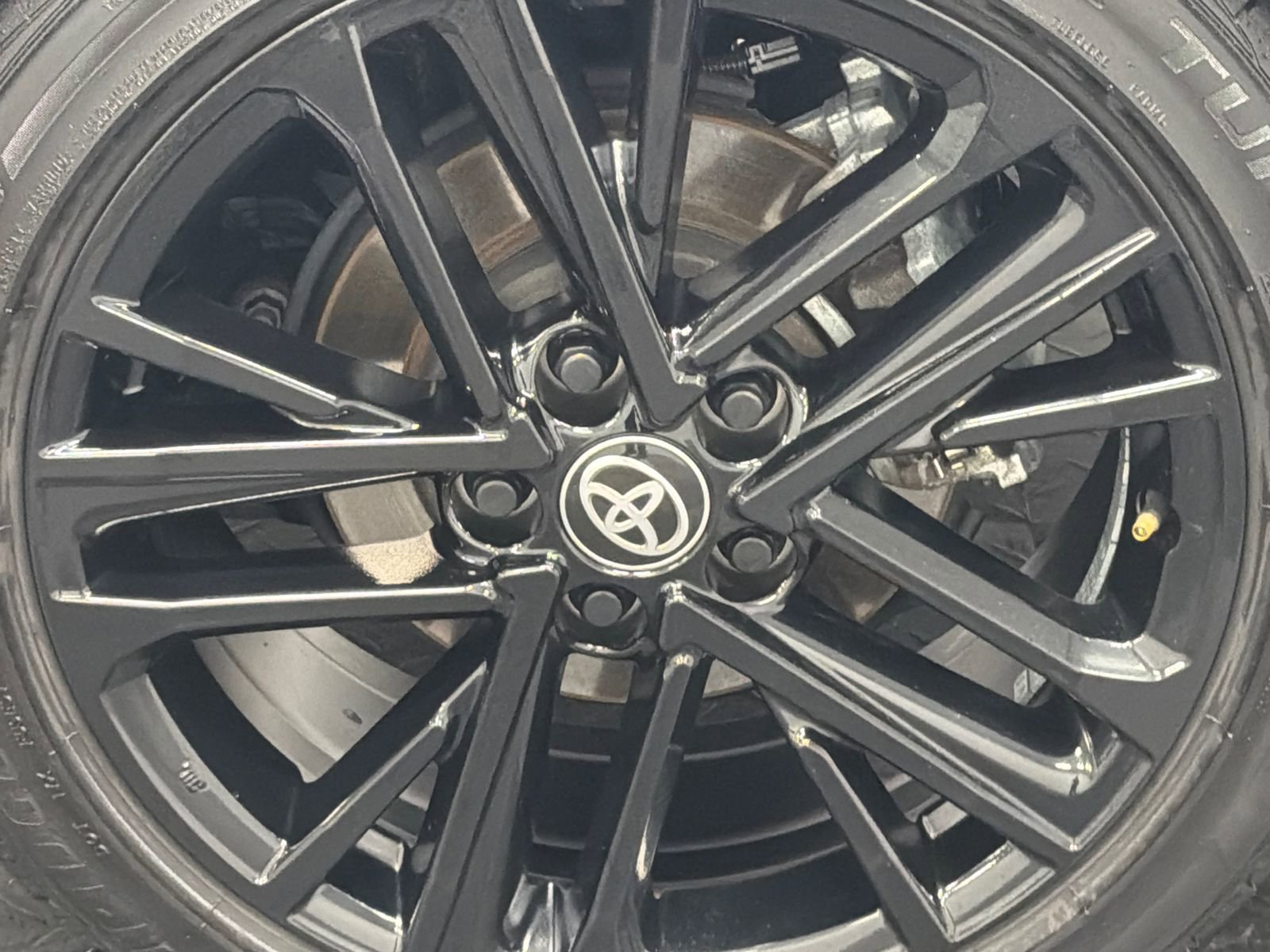 Used 2025 Toyota Camry SE image 5