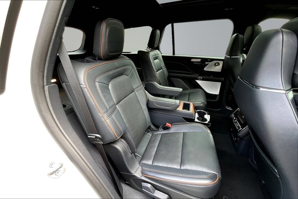 Used 2025 Lincoln Aviator Black Label w/ Jet Appearance Package AWD/4WD image 24