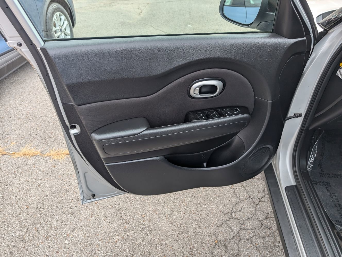 Used 2016 Kia Soul image 11