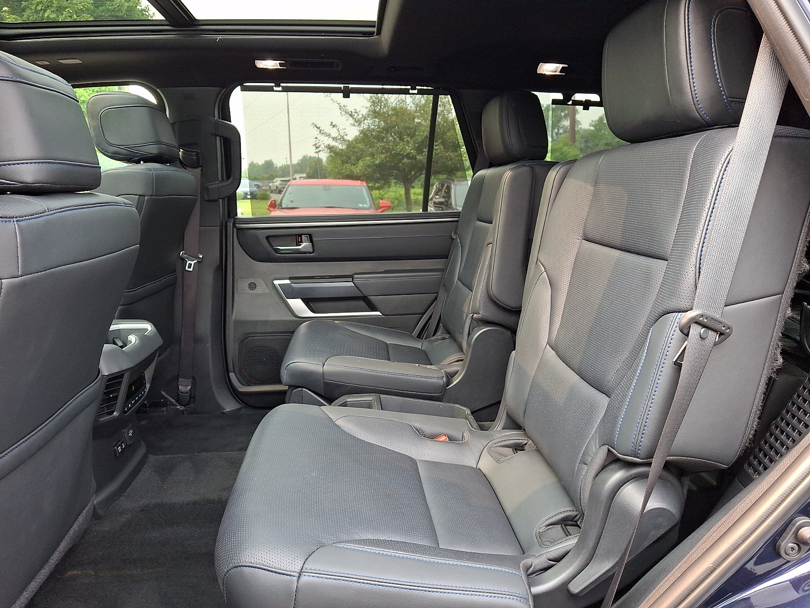 Used 2024 Toyota Sequoia Platinum AWD/4WD image 10