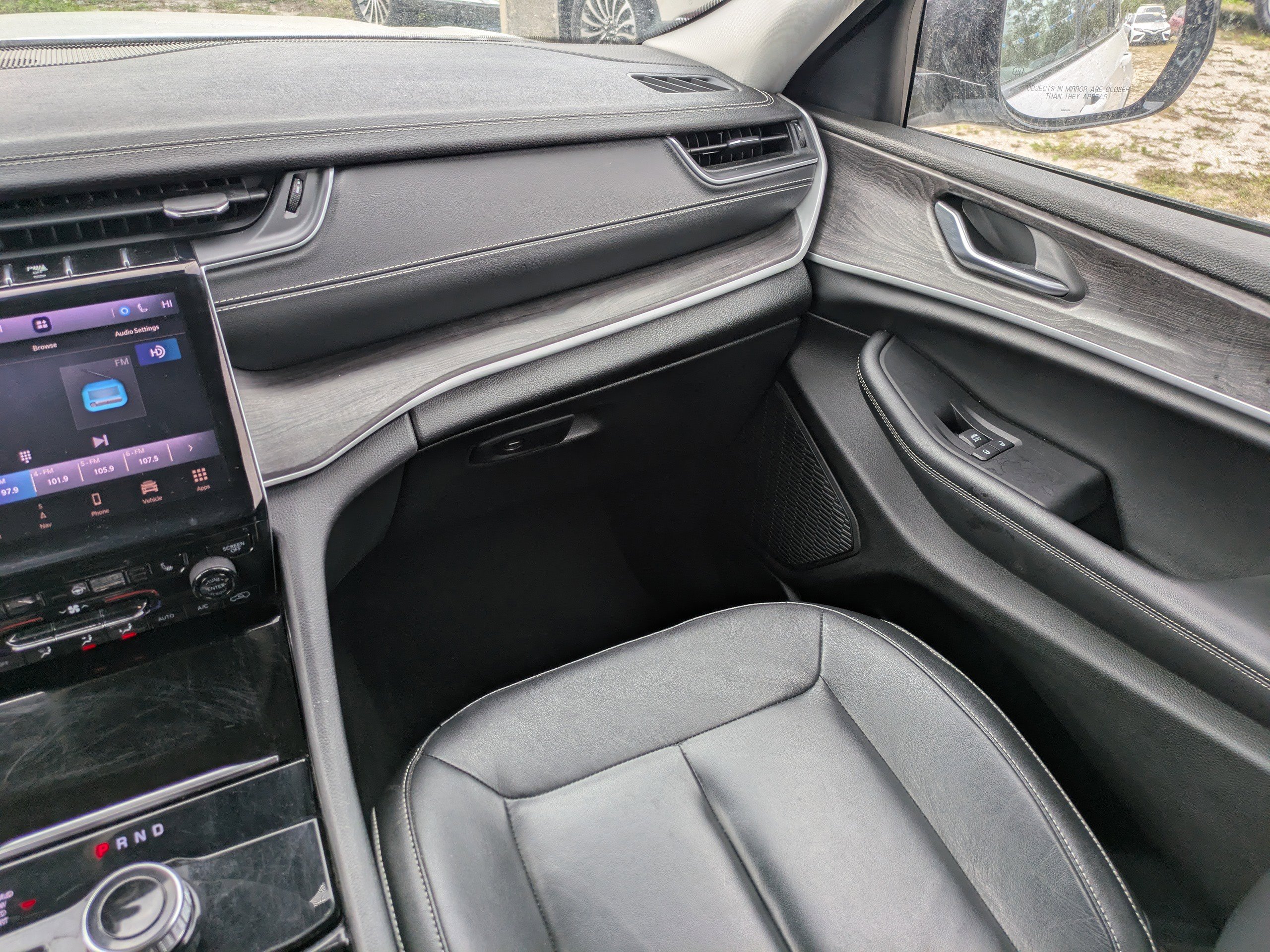 Used 2023 Jeep Grand Cherokee Limited AWD/4WD image 15