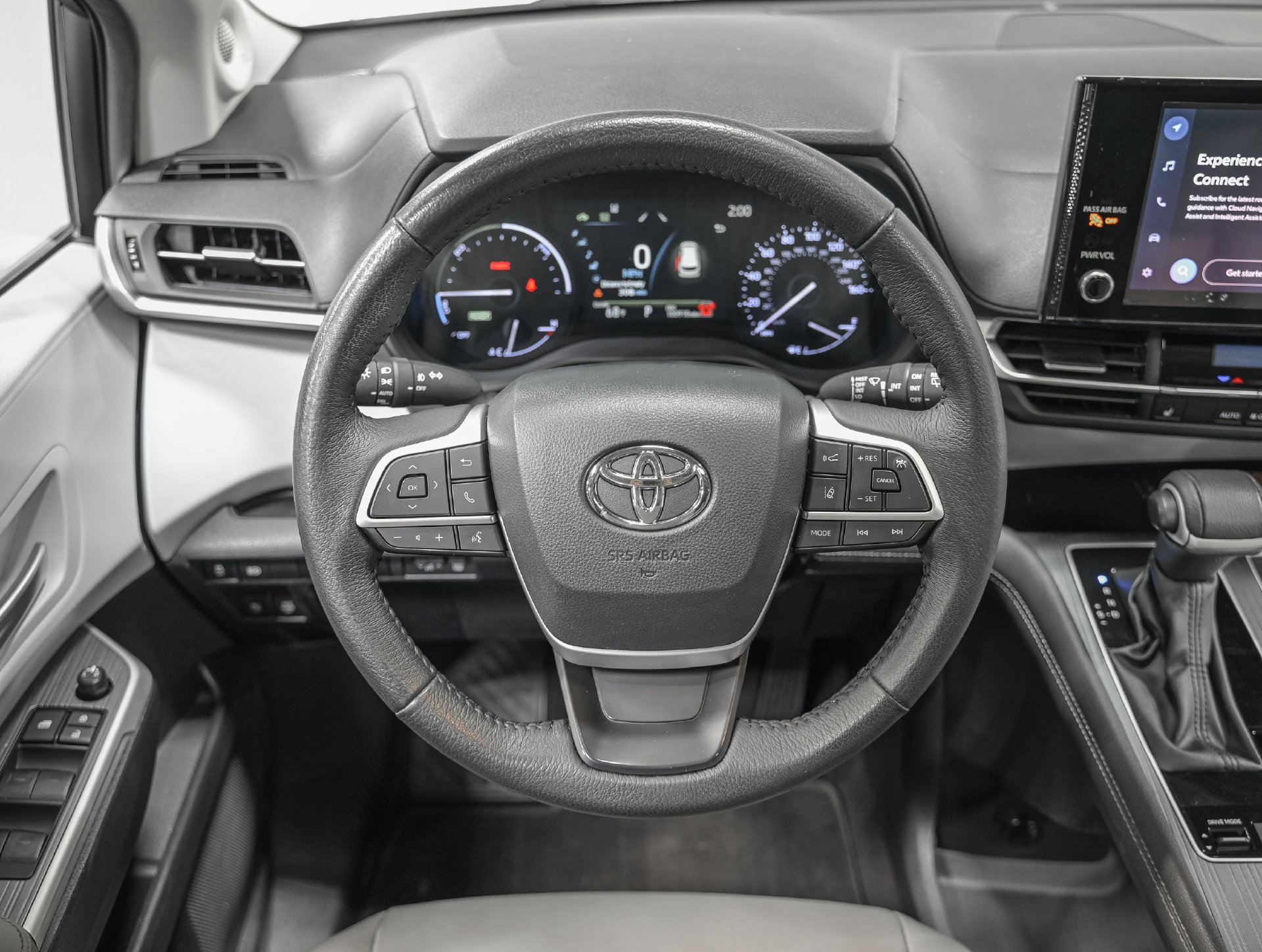 Used 2025 Toyota Sienna XLE w/ XLE Plus Package AWD/4WD image 17