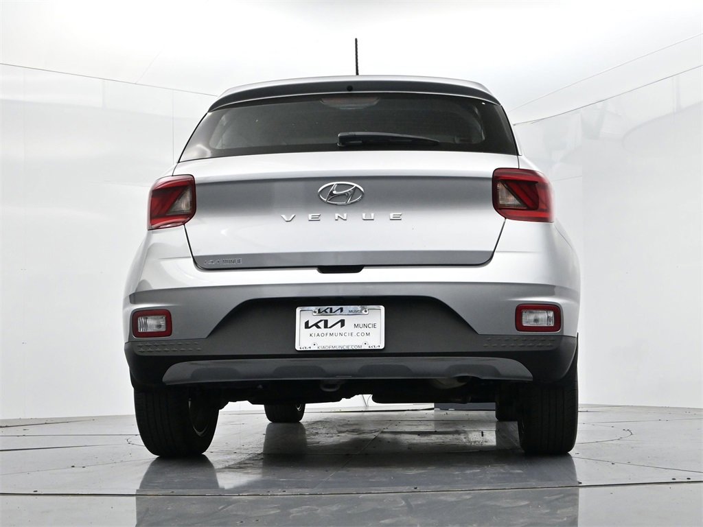Used 2023 Hyundai Venue SEL image 35