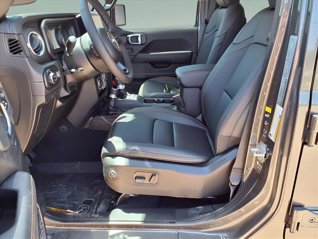 New 2025 Jeep Gladiator Sport w/ Premium Package image 22