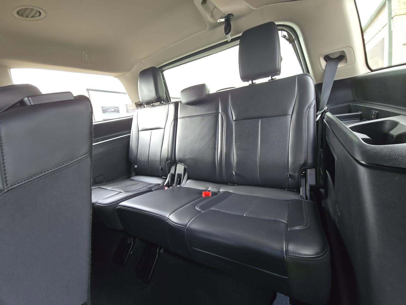 Used 2024 Ford Expedition XLT image 5